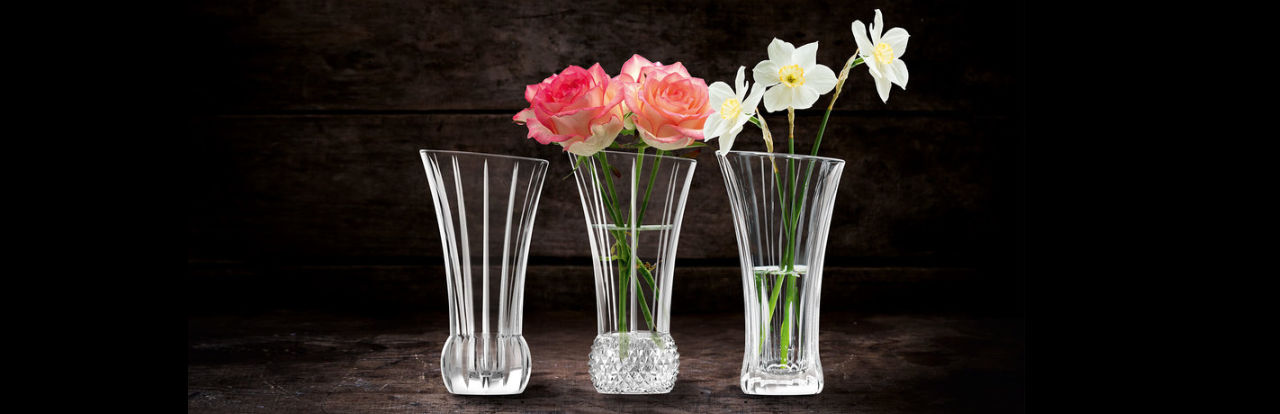3 Vasen mit Blumen